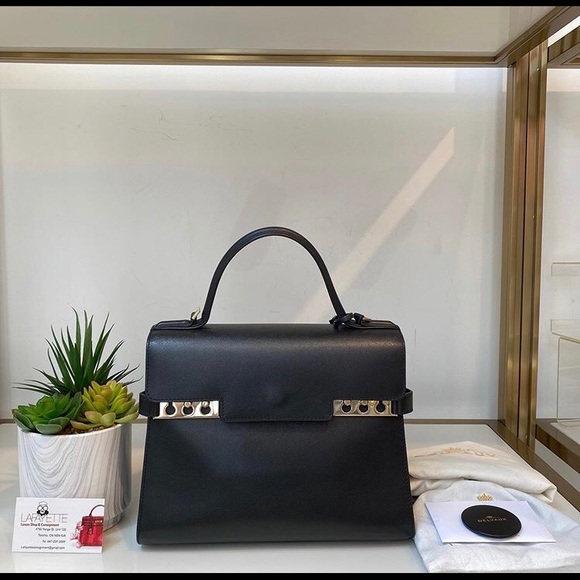 Authentic Delvaux Tempete MM - Picture 1 of 5